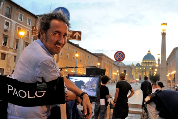 Paolo-Sorrentino sul set di Loro